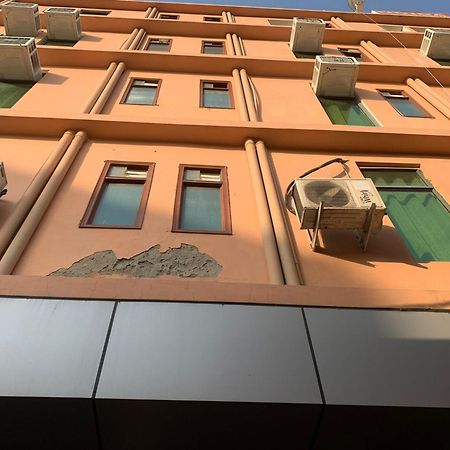Hotel Noida Continental Exterior foto
