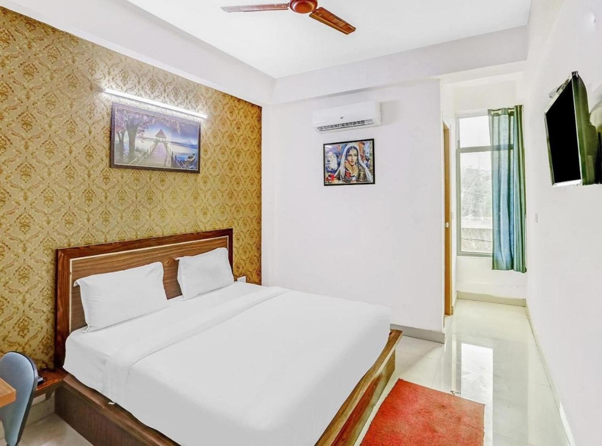 Hotel Noida Continental Exterior foto