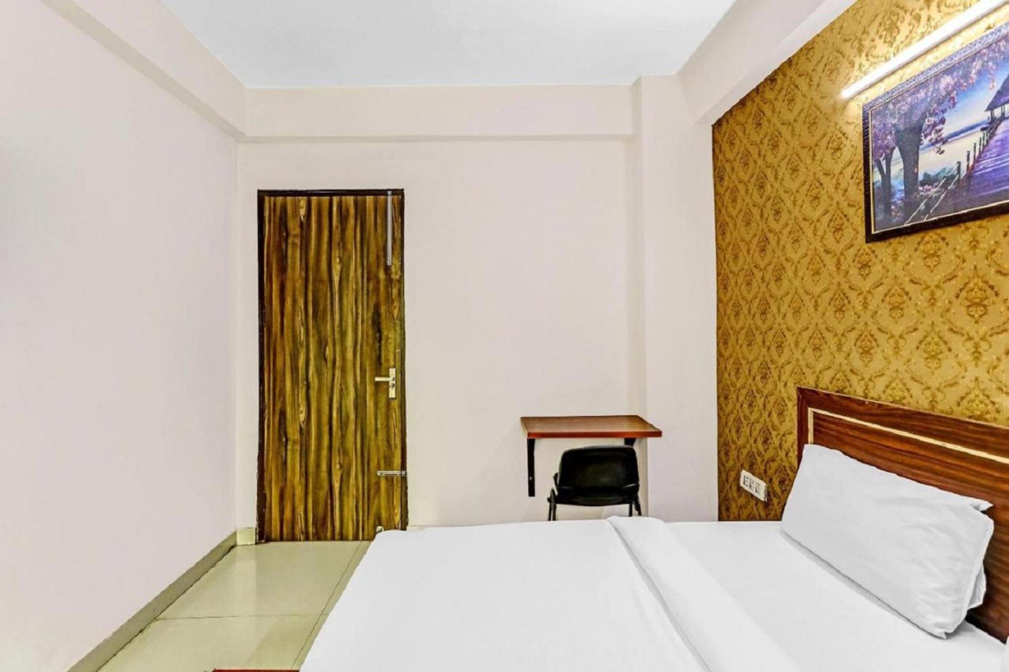 Hotel Noida Continental Exterior foto